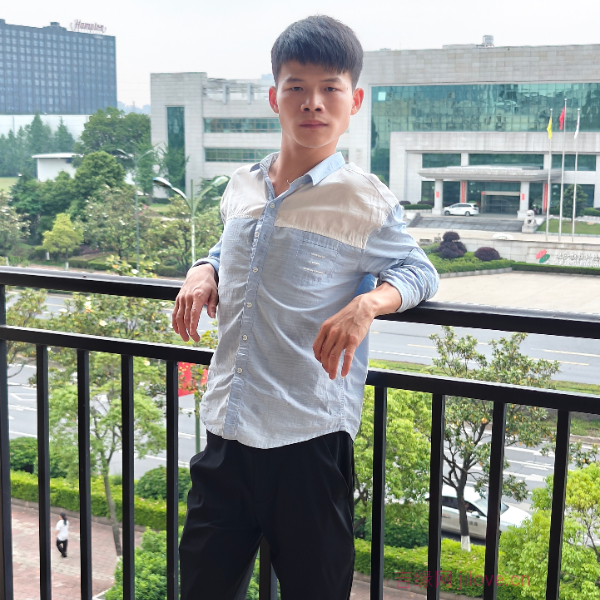 湖南28岁单身帅哥真诚找对象-兴安盟征婚相亲网